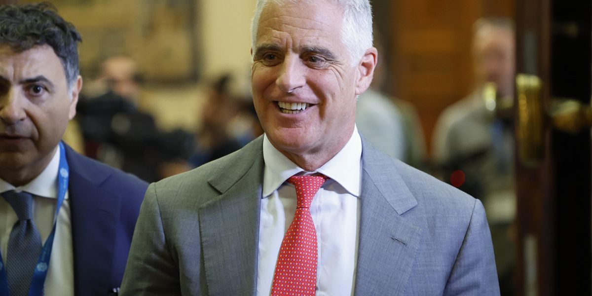 Sorpresa Orcel: sventola una quota di Mediobanca. E Nagel non ride Sorpresa Orcel: sventola una quota di Mediobanca. E Nagel non ride