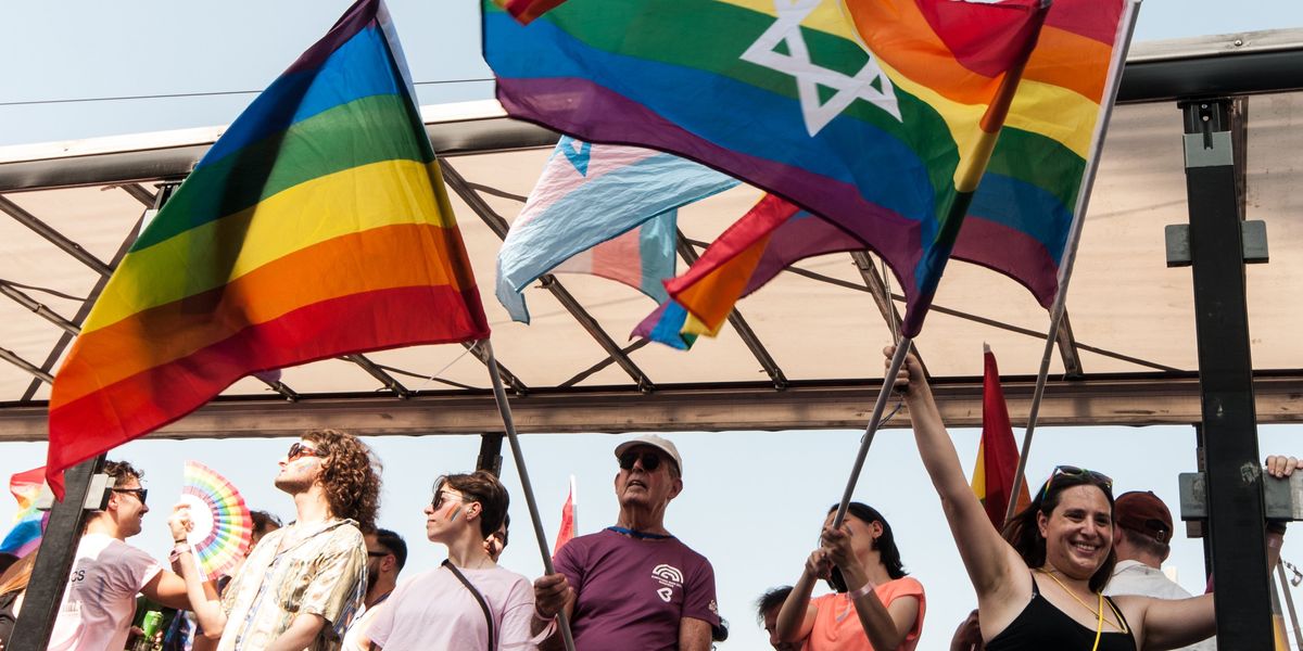 Sinistra in panne sulla giostrina Lgbt: «brigata» ebraica insultata al gay pride Sinistra in panne sulla giostrina Lgbt: «brigata» ebraica insultata al gay pride