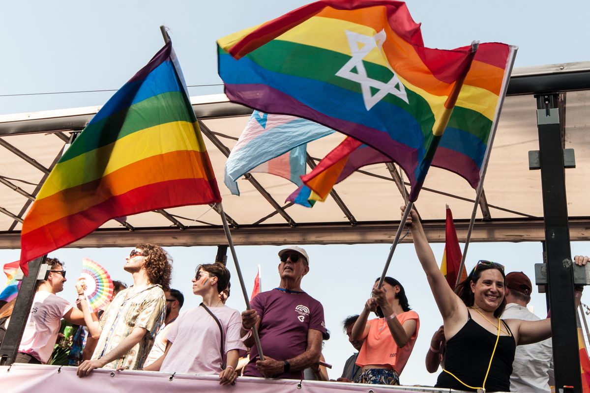 Sinistra in panne sulla giostrina Lgbt: «brigata» ebraica insultata al gay pride