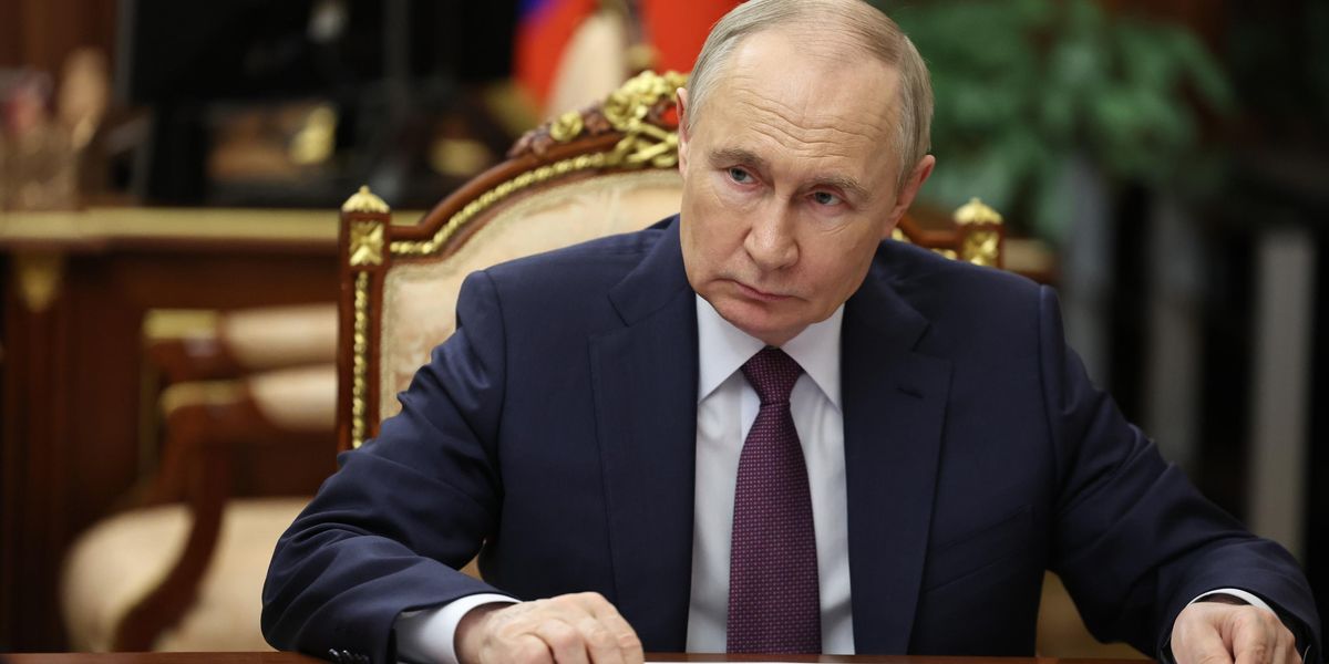 Il coro dei commentatori moralisti mostra il cortocircuito su Putin