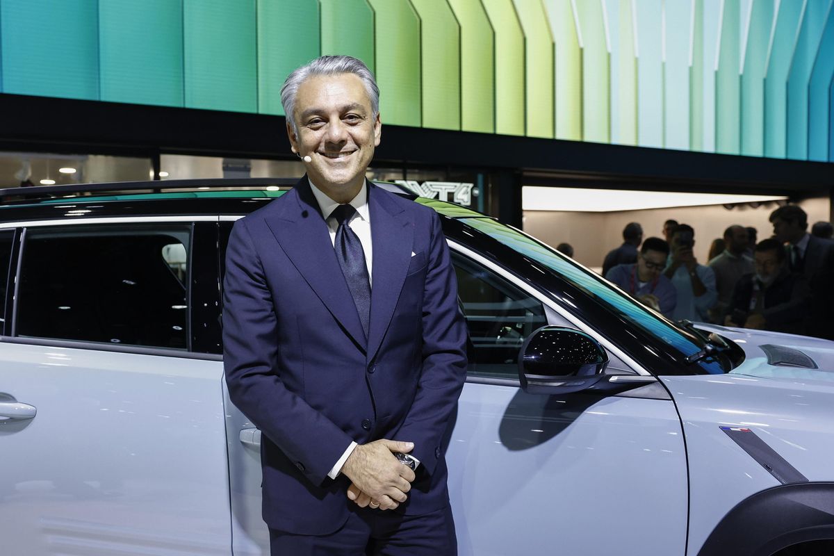 Addio Renault, de Meo si dà al lusso. Vuol dire che l’auto Ue non ha futuro