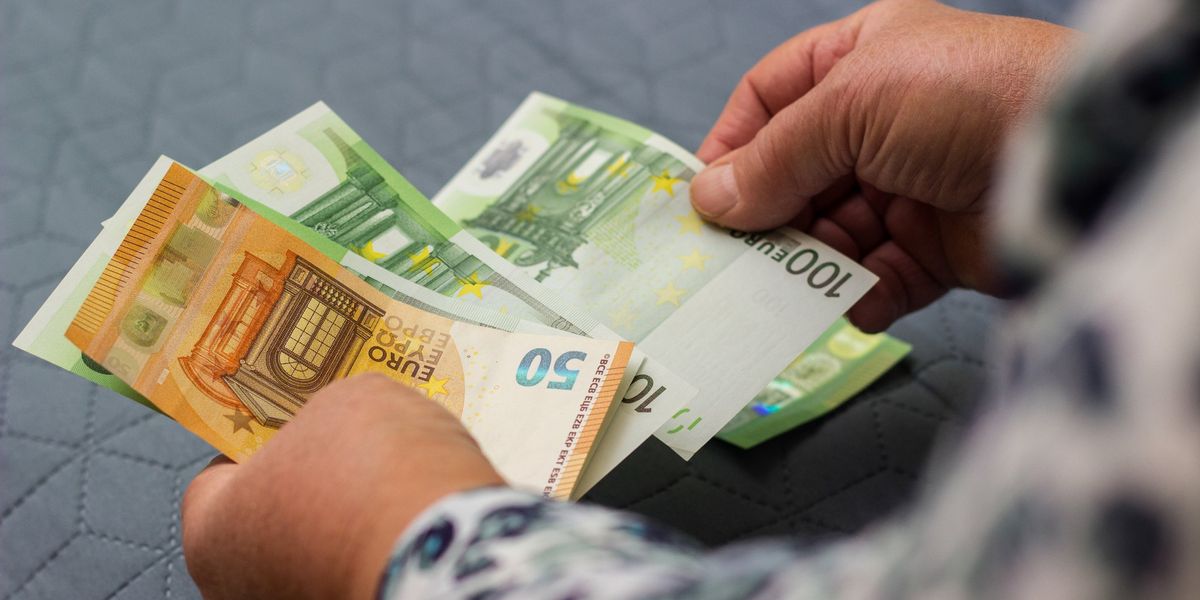 Spese per 48 euro se ne prelevi 1.000. Gelata finlandese contro il contante