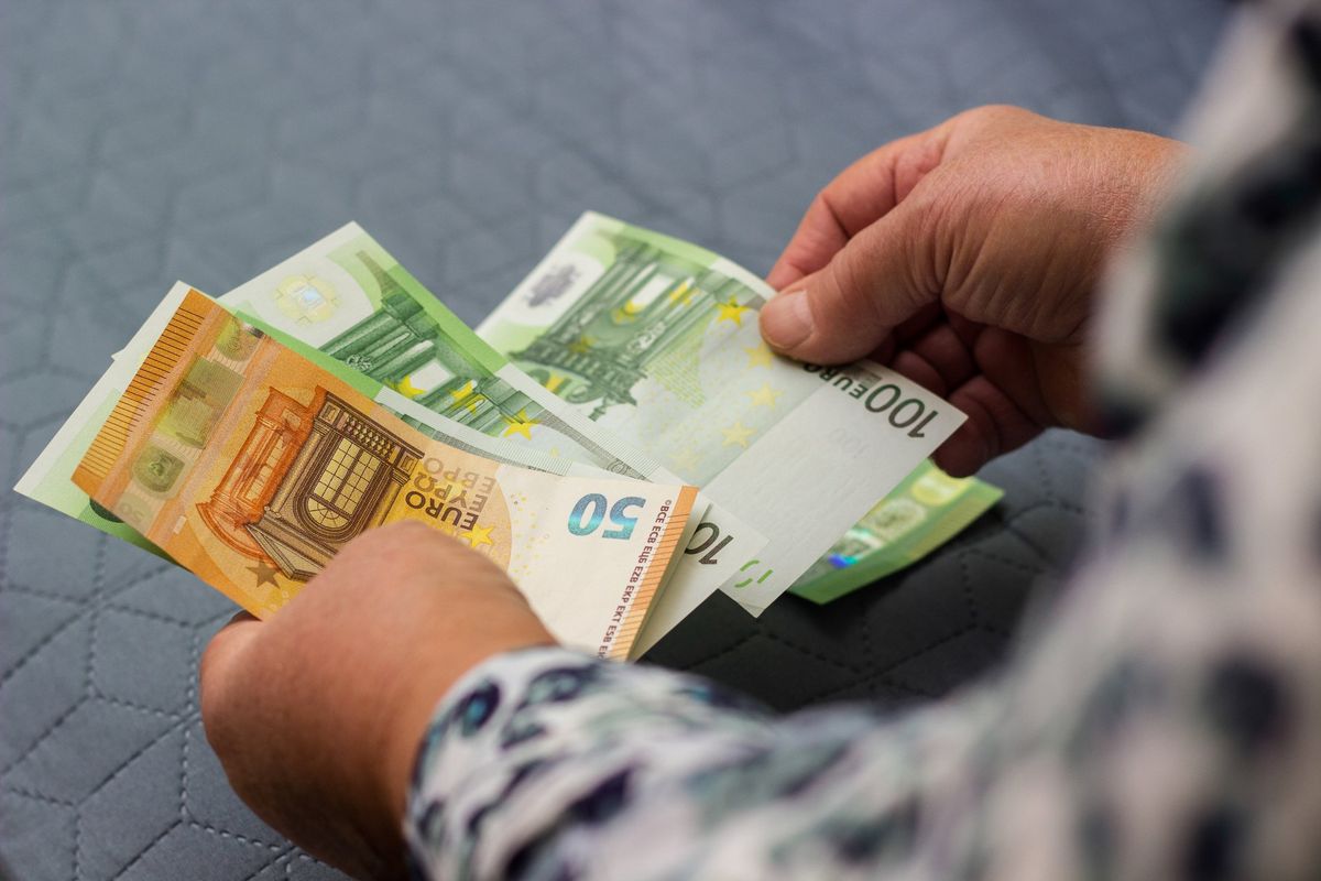 Spese per 48 euro se ne prelevi 1.000. Gelata finlandese contro il contante