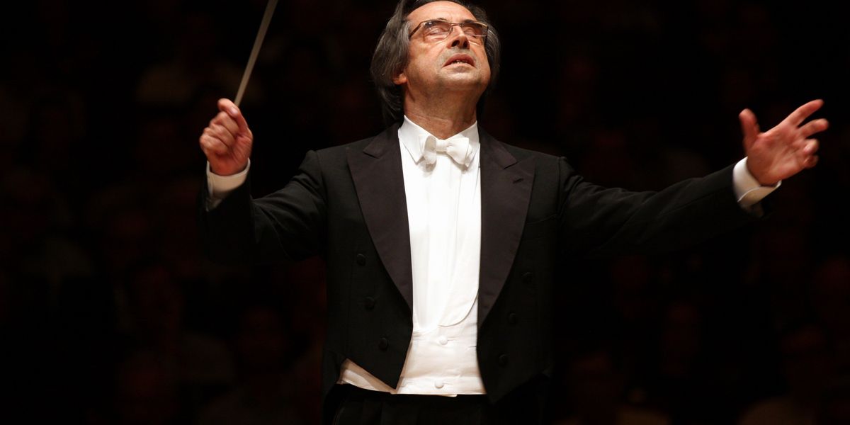 Riccardo Muti: «Credo nell’Europa culturale, più importante di euro e Ue. Sul riarmo si ascolti il Papa» Riccardo Muti: «Credo nell’Europa culturale, più importante di euro e Ue. Sul riarmo si ascolti il Papa»