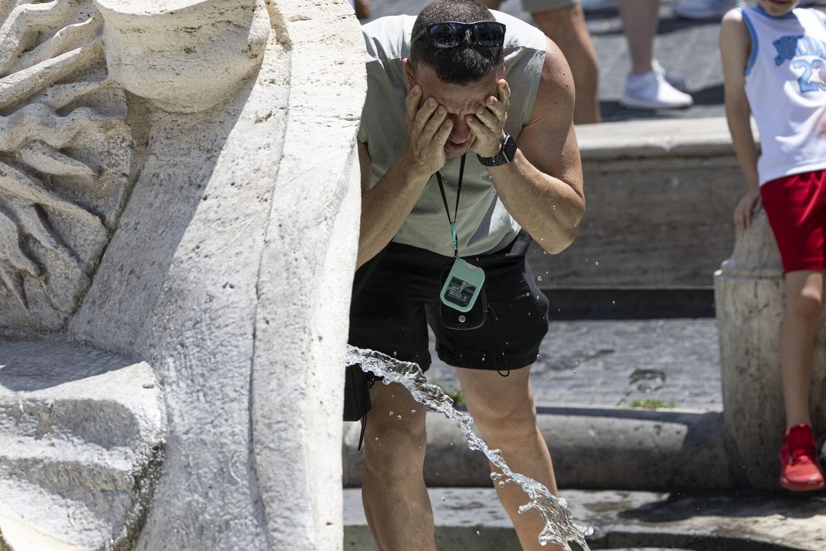Oggi viviamo l’estate come una malattia. La natura scompare, il «mostro» è l’uomo