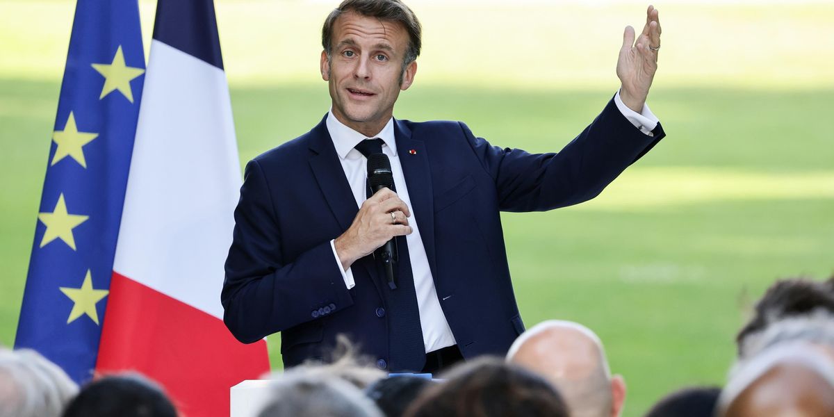 Islamismo in fuga, Macron insegue