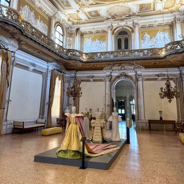 Roberto Capucci in mostra a Villa Pisani di Str\u00e0