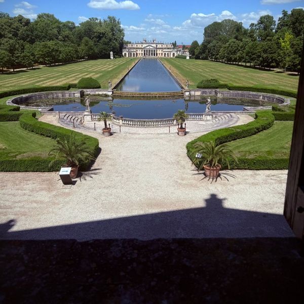 Roberto Capucci in mostra a Villa Pisani di Str\u00e0