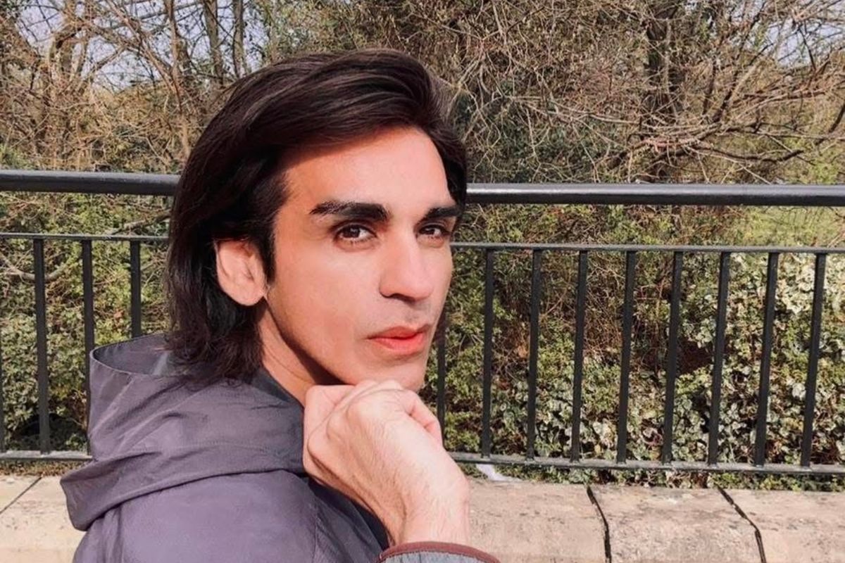 Ilius Ahmed Is the Ultimate '90s Fashion Historian