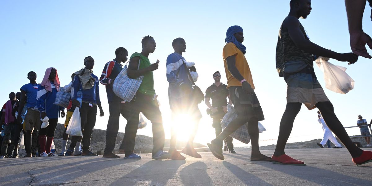Frodi sui flussi dei migranti, dieci arresti Frodi sui flussi dei migranti, dieci arresti