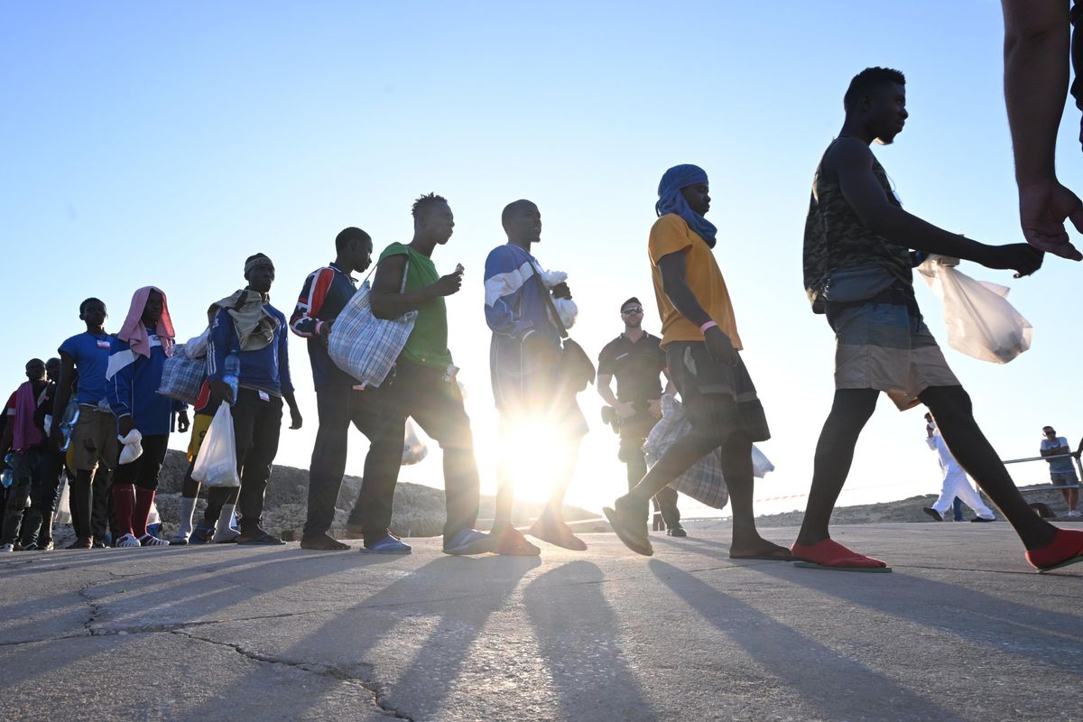 Frodi sui flussi dei migranti, dieci arresti