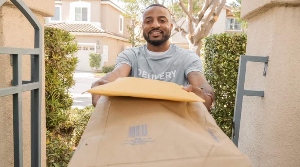 ups driver, ups, brittany dogs, positive news, feel good stories, wholesome tiktok, dogs