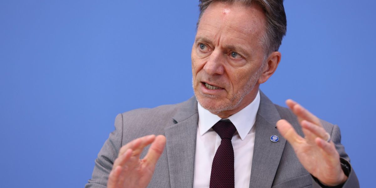 Tedeschi perseguitati se dissentono. Ma la «democratica» Ue fischietta Tedeschi perseguitati se dissentono. Ma la «democratica» Ue fischietta