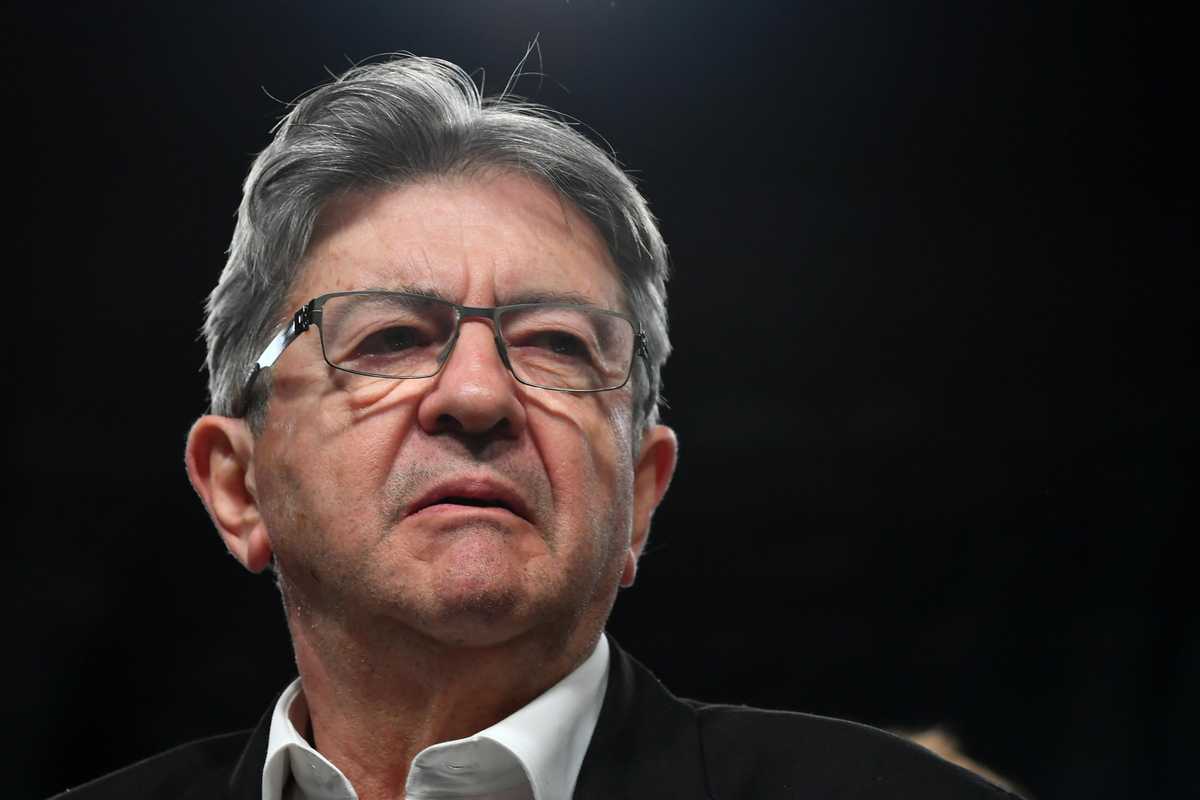 Mélenchon: «Immigrati, sposate le nostre figlie. La lingua francese cambi nome»