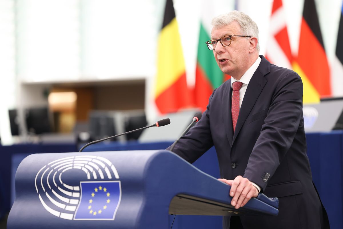 Fernand Kartheiser: «L’Ue crea nemici per rafforzarsi»