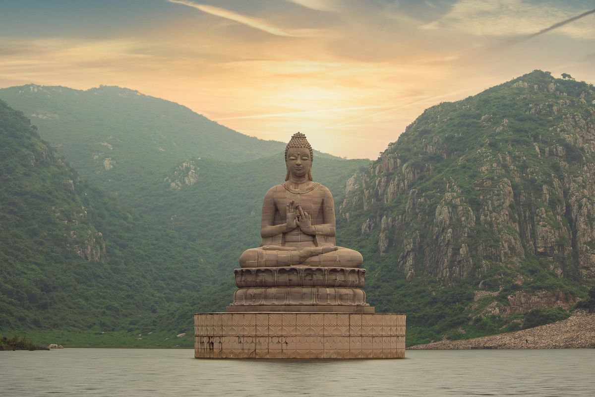 Buddha, Buddha statue, Plum Village, Engaged Buddhism, Th\u00edch Nh\u1ea5t H\u1ea1nh