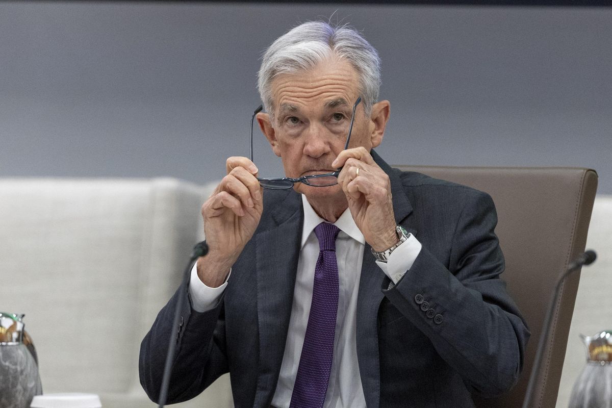 Powell va ancora contro Donald: «Tassi fermi, debito insostenibile»