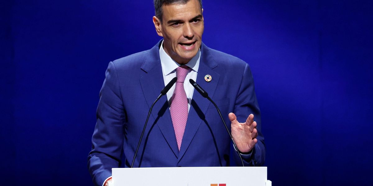In manette il galoppino di Sánchez. Ora il premier socialista è in bilico