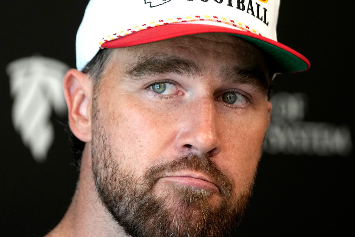 Can Travis Kelce Read?