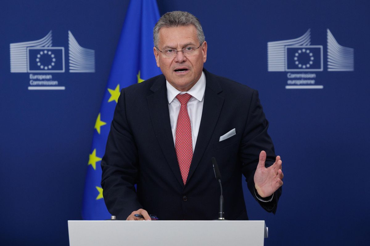 Pd schizofrenico: ora invoca Meloni sui dazi