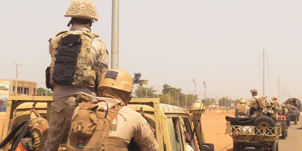 macron perde pezzi e si gioca l8217impero i militari francesi lasciano il senegal