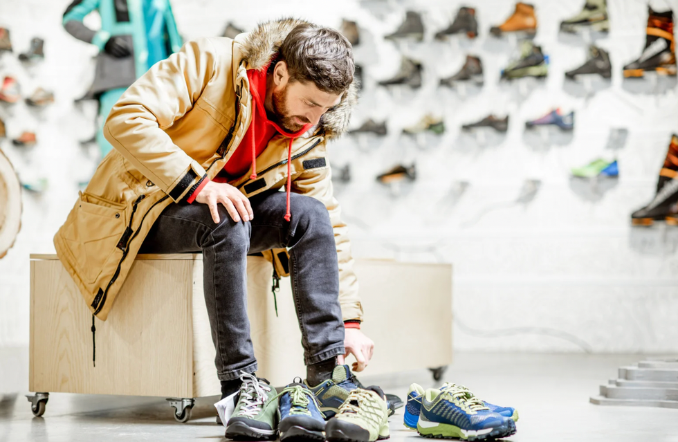 Man uses 'garbage' shoes to explain troubling economic trend for middle-class Americans