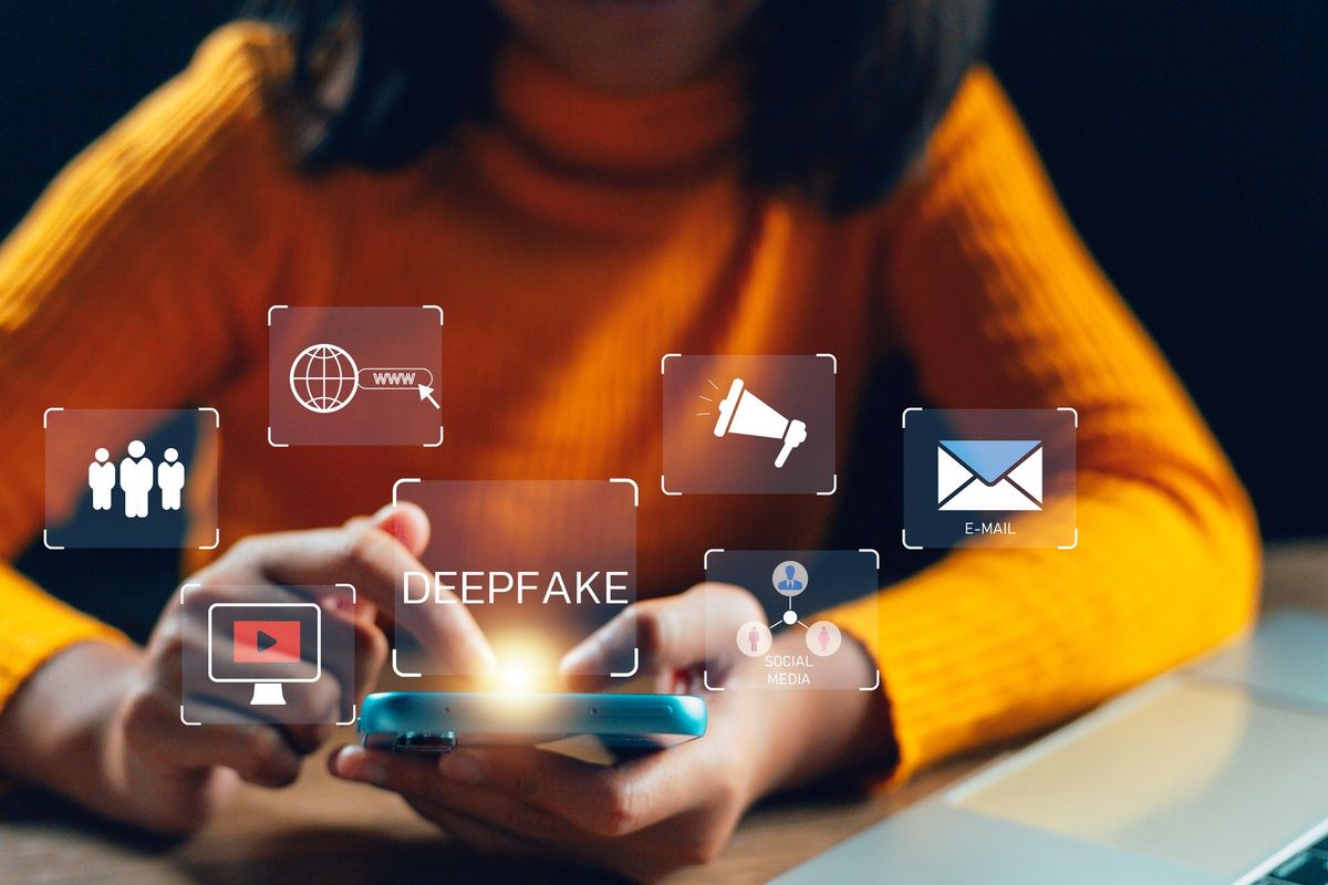 Le Destre spinte dalle bufale in Rete? «È una fake news»