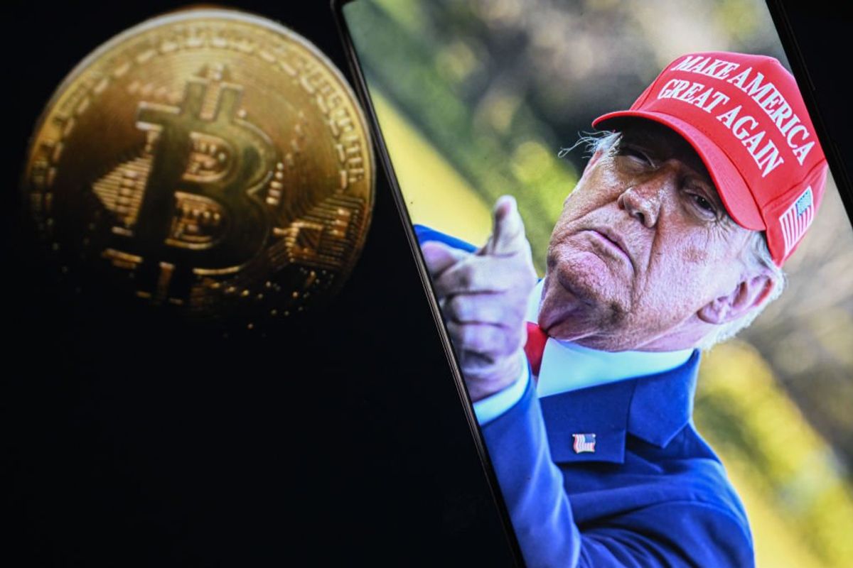 Trump legalizza le cripto. Concorrenza al dollaro gestito dall’«odiato» Powell