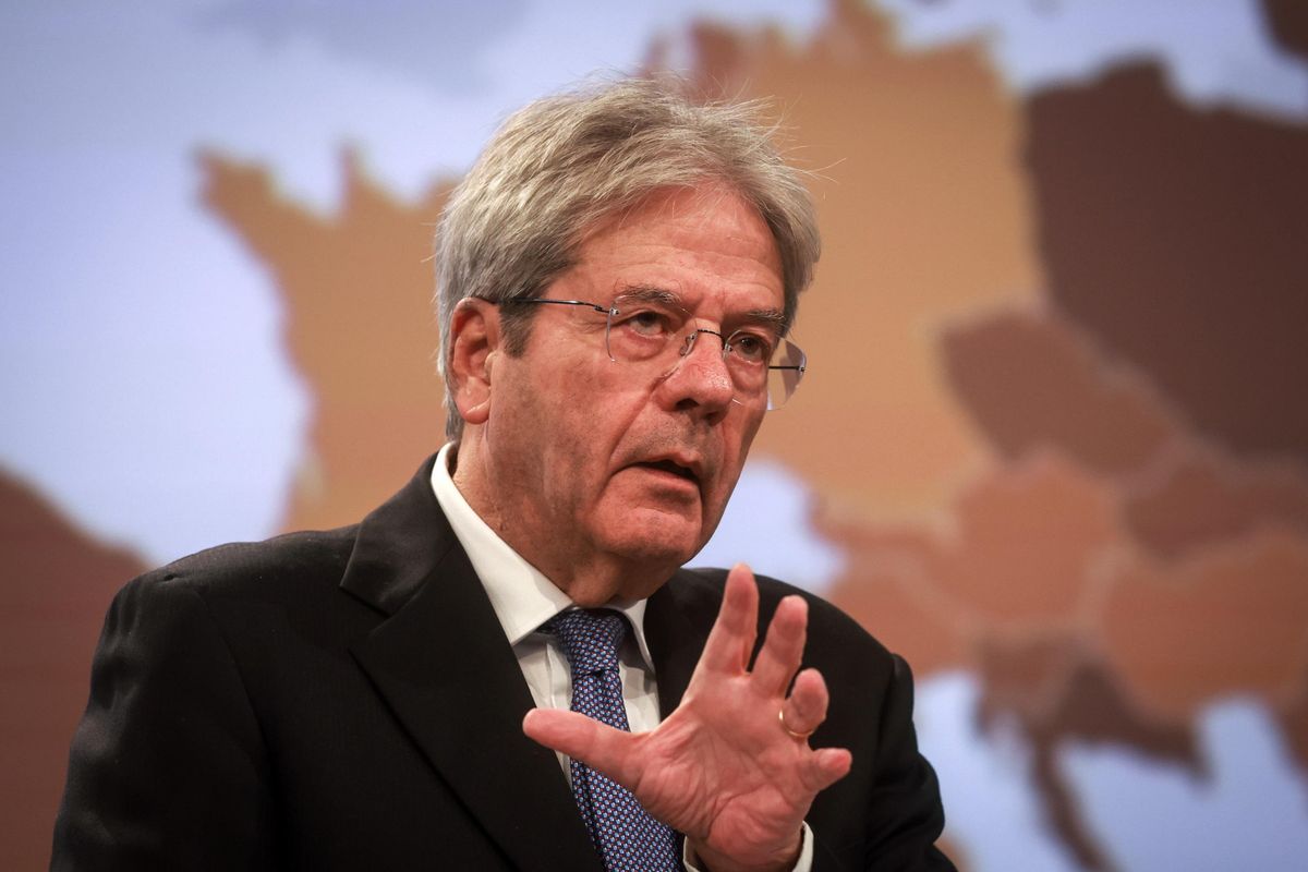 Gentiloni insidia Elly difendendo Beppe. Lega e Verdi scatenati. Fdi e Fi più cauti