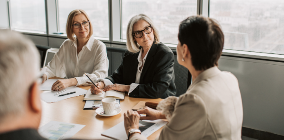 meeting, talking too much, women at meeting, high rise building, business clothes