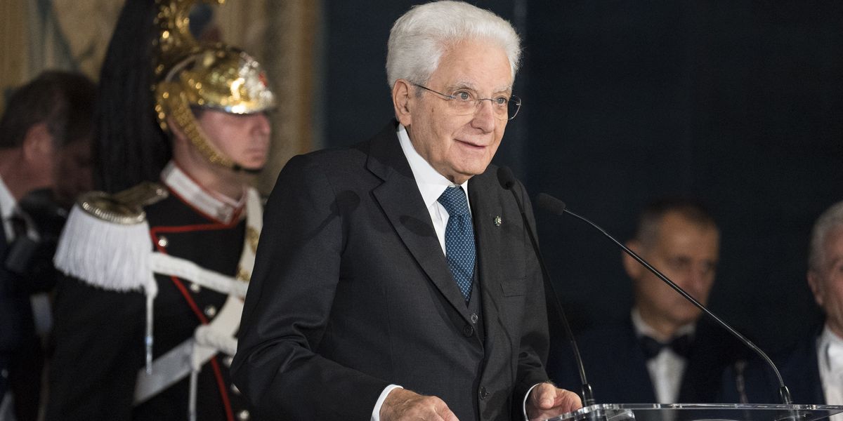 Mattarella prova a spingerci verso la Francia Mattarella prova a spingerci verso la Francia