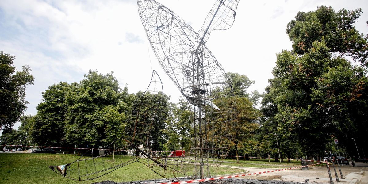 Piromane egiziano brucia l’ecototem. Ma per Boeri la colpa è «del caldo»