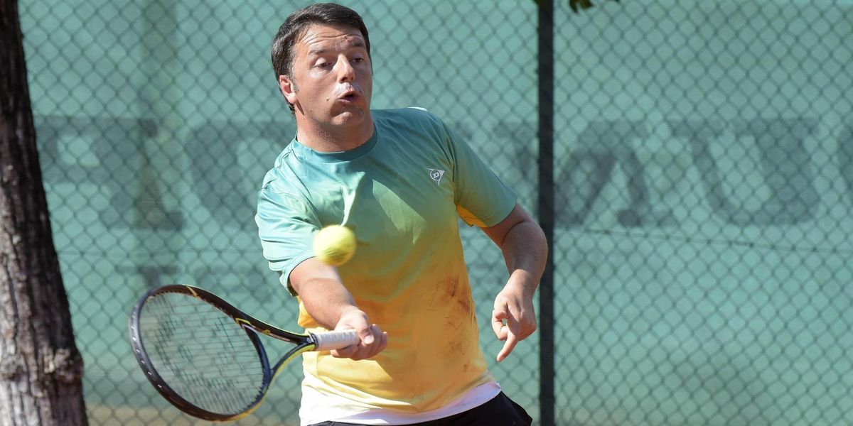 Renzi si dà al tennis per farsi notare e soffia sul fuoco della grana Finals