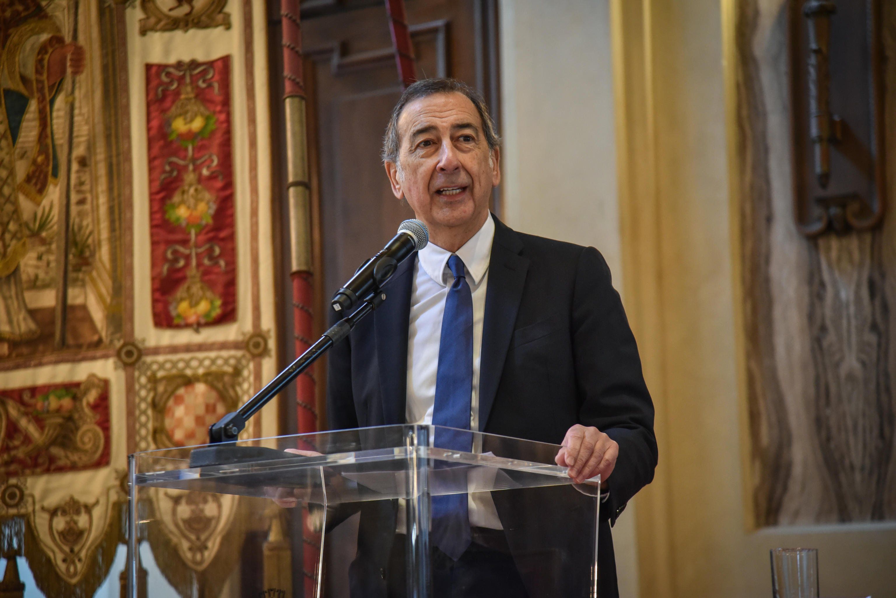 Parte l’assedio al sindaco Sala, il Pd non lo difende