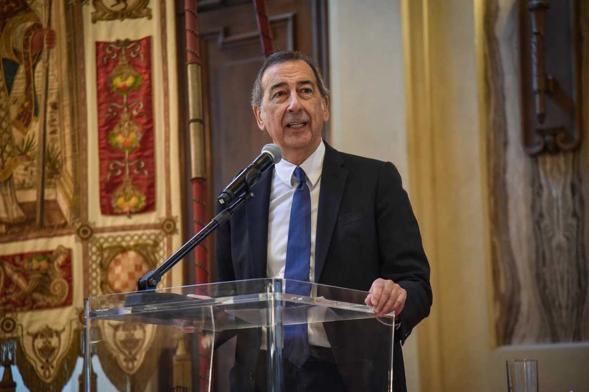 Parte l’assedio al sindaco Sala, il Pd non lo difende