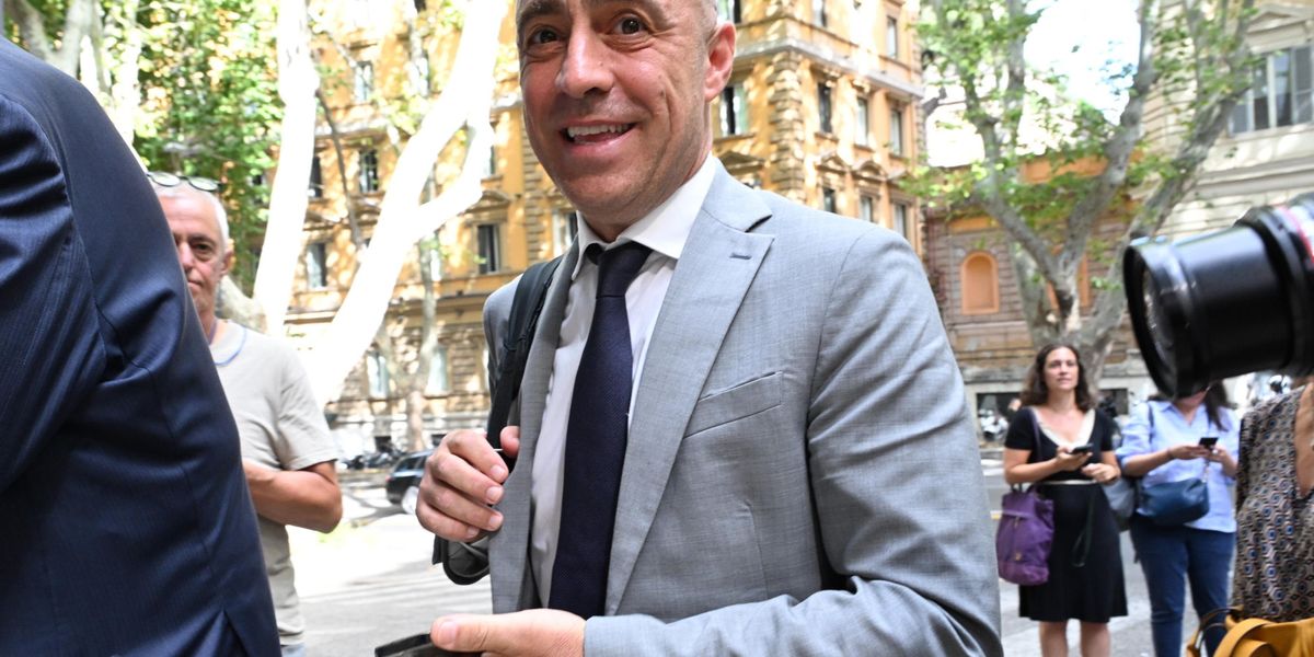 A Taranto sindaco «licenziato» dagli attivisti green A Taranto sindaco «licenziato» dagli attivisti green