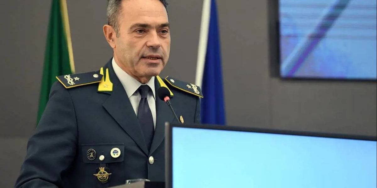Operazione «Skyhawknet»: Finanza e Dogane scovano jet di lusso che non pagano le tasse Operazione «Skyhawknet»: Finanza e Dogane scovano jet di lusso che non pagano le tasse