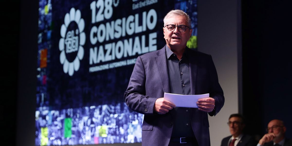 Sileoni: «Messina ha ragione sul risiko: è il Far West delle banche italiane» Sileoni: «Messina ha ragione sul risiko: è il Far West delle banche italiane»