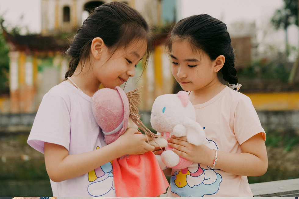 girls, talking, experience, friends, girlhood