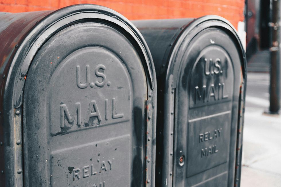 mailman paycheck, mail carriers pay, job market, job hunting, mailman shares check, pay transparency, jobs, economy