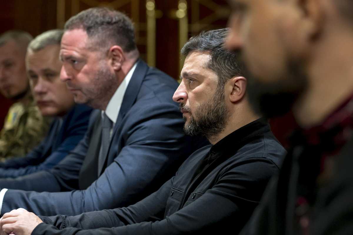 Le proteste bloccano il «democratico» Zelensky: dietrofront sull’anti-corruzione