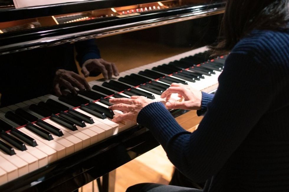 A pianist was thrust onstage to perform a song she hadn't practiced. Somehow, she pulled this off.