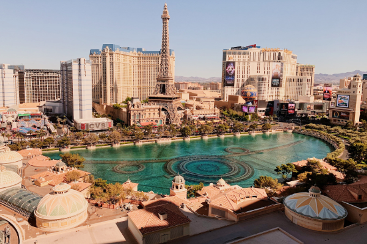las vegas, bellagio, new york new york, paris, vegas strip, vegas economy