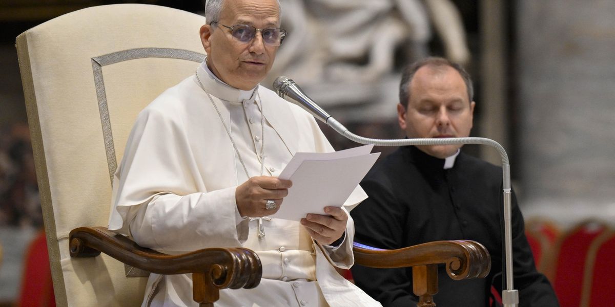 il papa si erge contro le derive del mondo i cristiani rifiutano la cultura di morte
