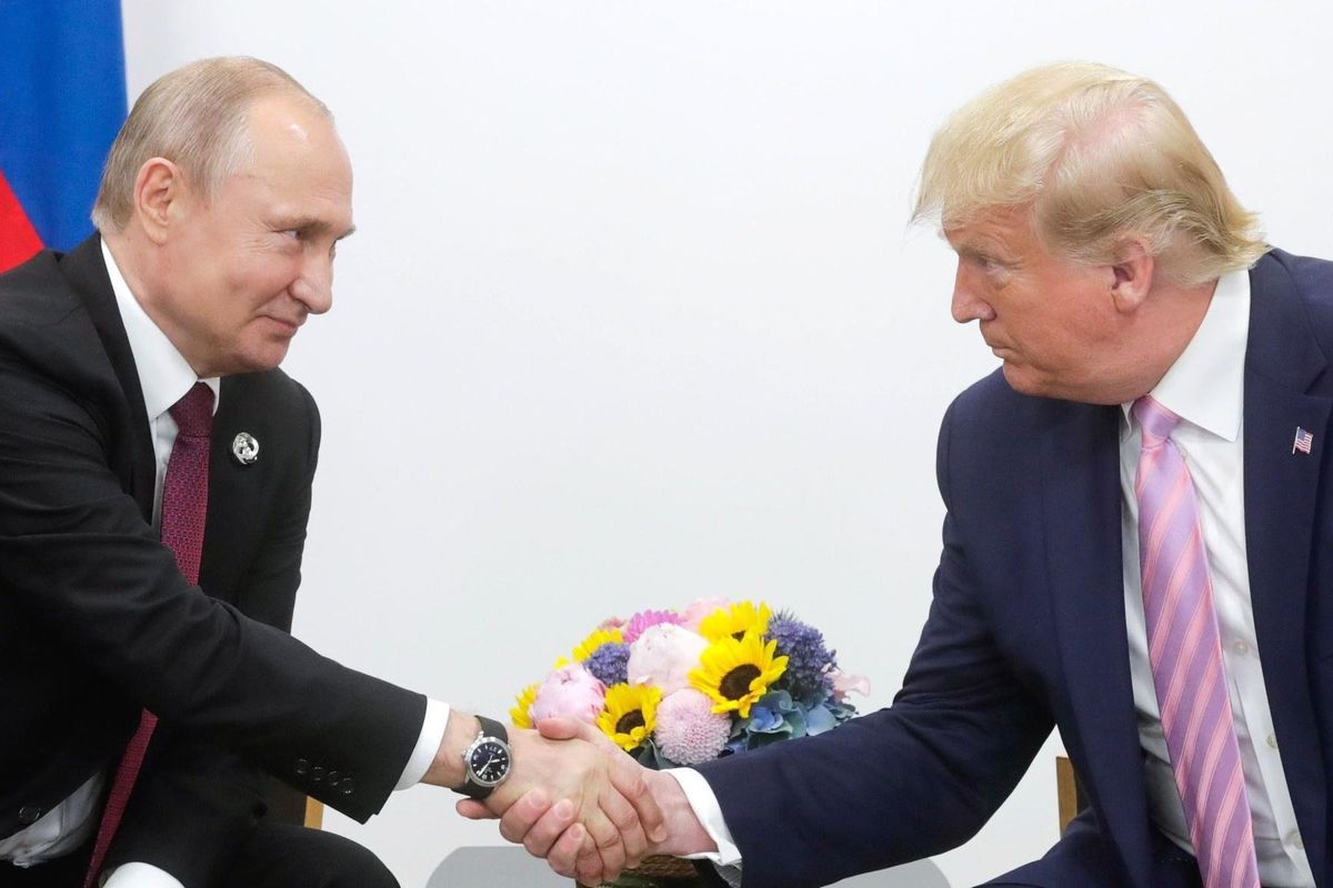 Putin conferma l’incontro con Trump. Ma il tycoon: «Solo se vede Zelensky»