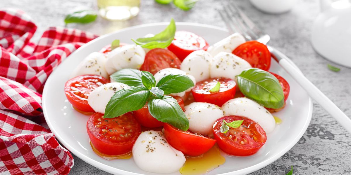 Zang, Tumb, insalata. Marinetti «inventò» la caprese tricolore