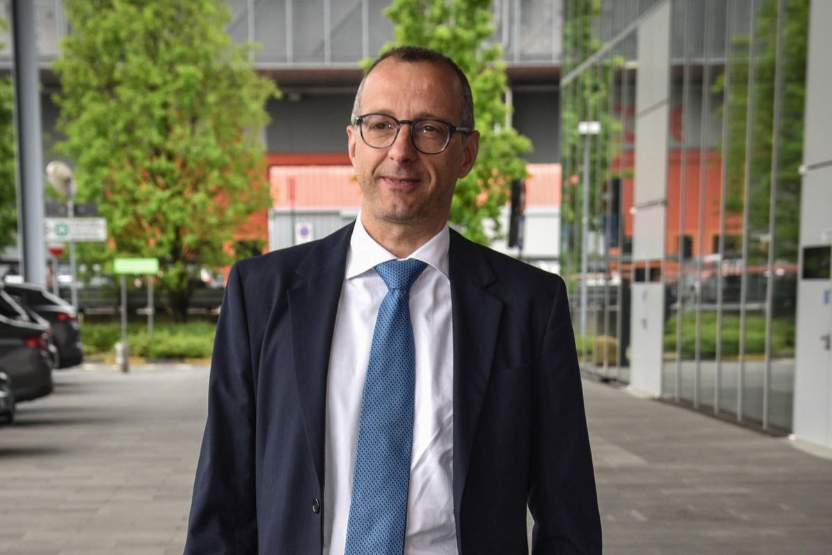 Dazi, uffici, legali: Ricci in affanno gioca a fare il piccolo economista