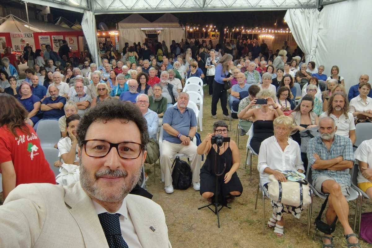 Il Pd va a Bibbiano per vendicarsi dei suoi accusatori. Ma scorda qualcosa