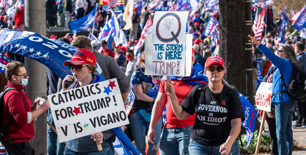 qanon, qanon rally, trump rally, conspiracy theories, maga, maga qanon,