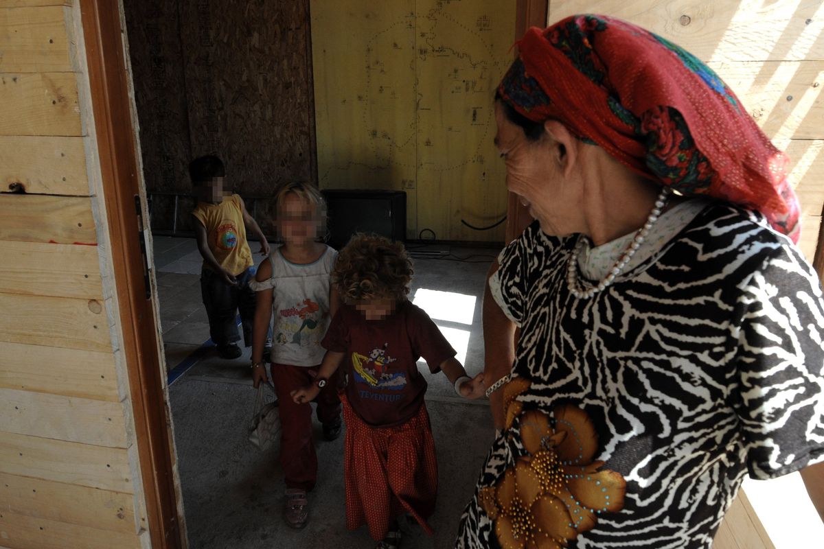 Dentro la «mafia» delle comunità: così i bimbi si addestrano a rubare